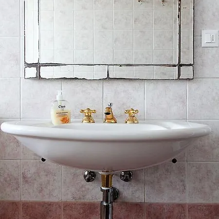 Guesthouse Stazione Pisa Centro Guest house *